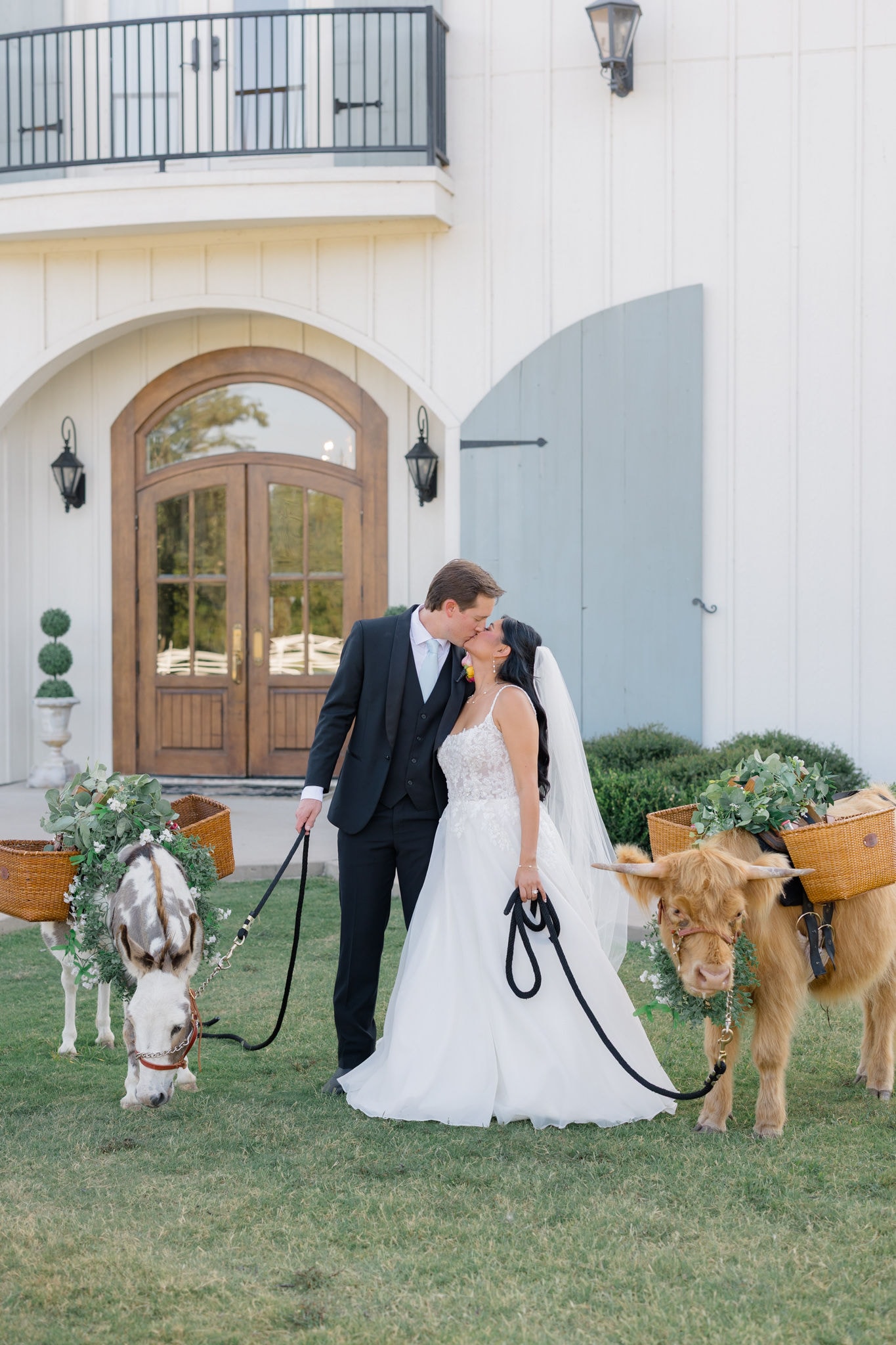 Larissa and Sam Patty wedding detail
