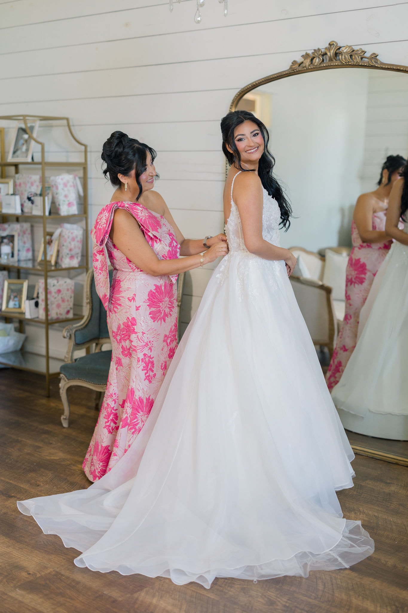Larissa and Sam Patty wedding detail